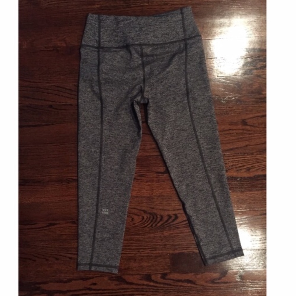VS Sport Knockout capris - Picture 2 of 3